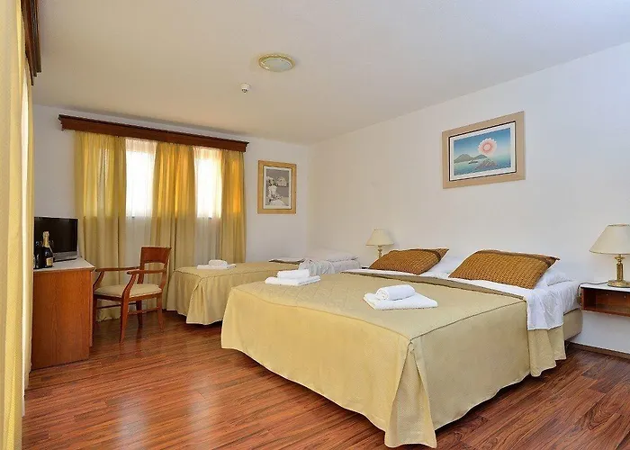 Отель Hotel Zadar