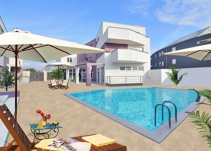 Отель Hotel Zadar 4*