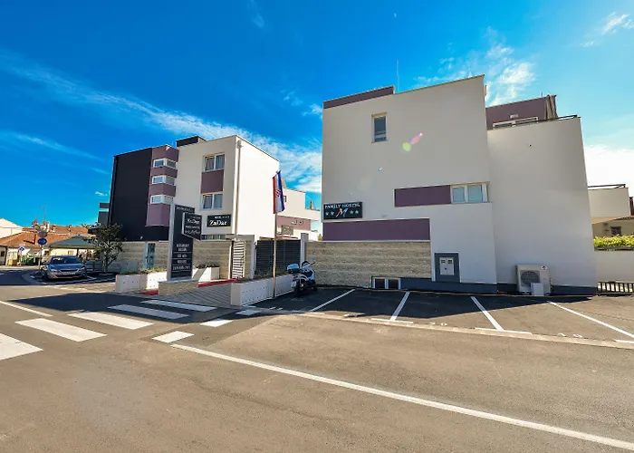 Hotel Zadar Задар