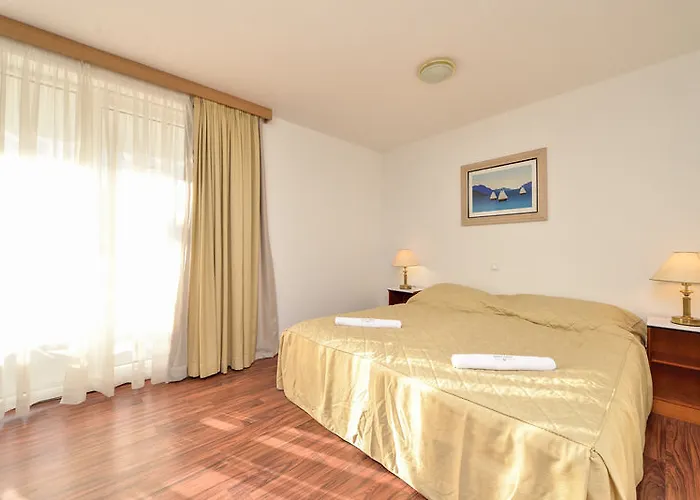 Отель Hotel Zadar Задар